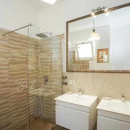 לינה וארוחת בוקר Balconi Sul Mare 4*