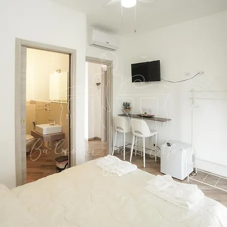 לינה וארוחת בוקר Balconi Sul Mare אוטרנטו